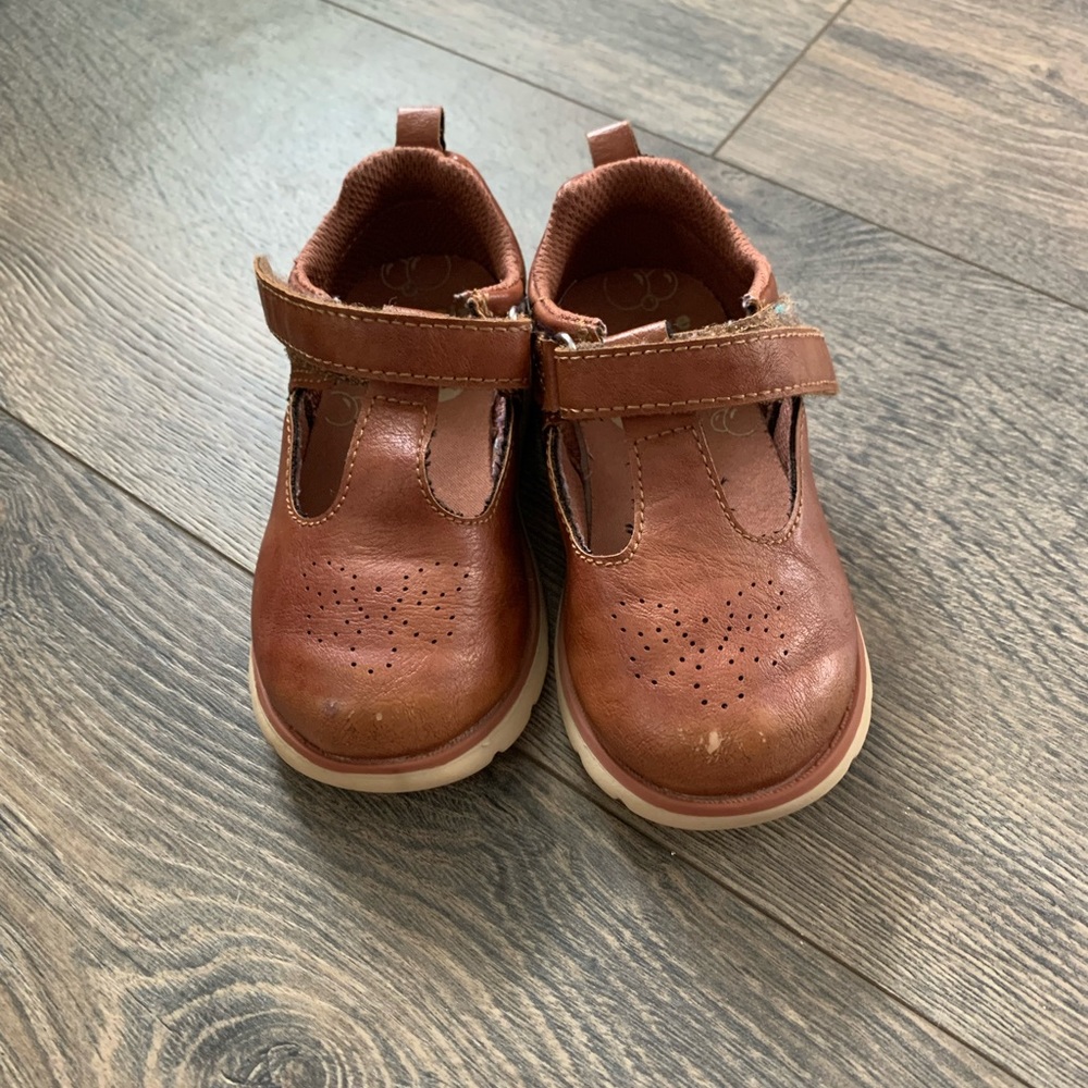 Stride Rite Toddler Size 6, GUC due to some wear on toe, untreated